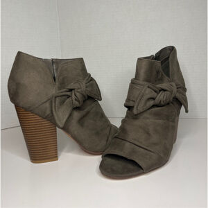 Indigo Women's Tout Suede peep toe Ankle Booties